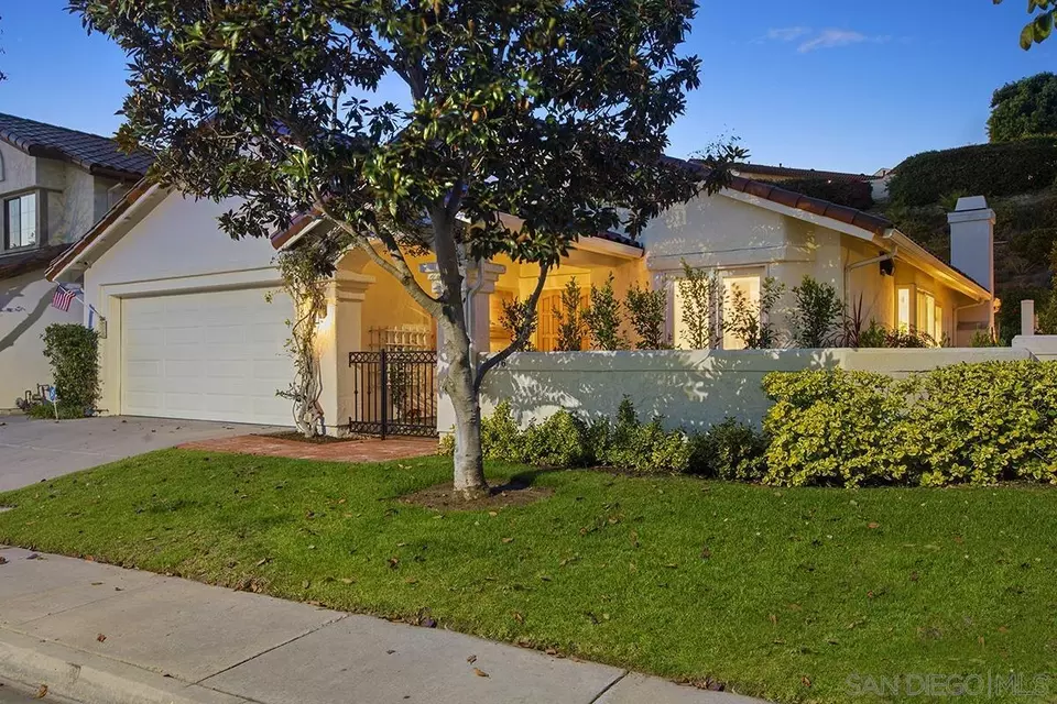 Exterior - 4176 Caminito Terviso, San Diego, CA 92122 photo 2 of 22