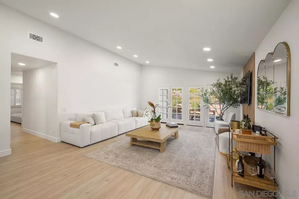 Living - 4176 Caminito Terviso, San Diego, CA 92122 photo 4 of 9