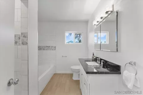 2440 Reed Rd, Escondido, CA 92027 photo 17