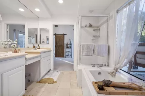 Bath - 29680 Avenida Del Sol, Temecula, CA 92591 photo 3 of 7