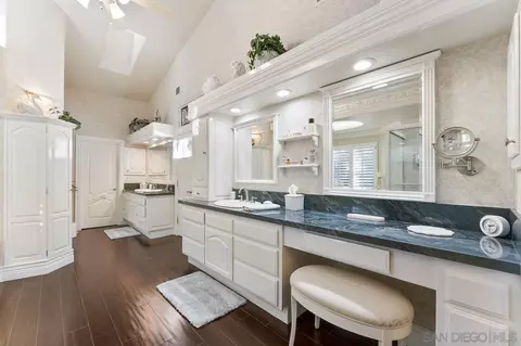 Bath - 1728 Rancho Judith, Alpine, CA 91901 photo 2 of 4