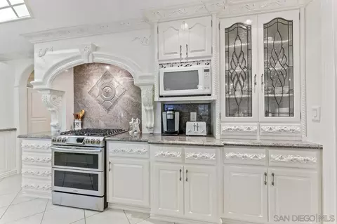 Kitchen - 1728 Rancho Judith, Alpine, CA 91901 photo 3 of 4
