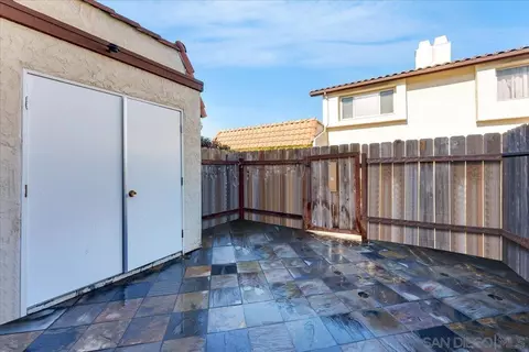 Exterior - 250 Espanas Gln, Escondido, CA 92026 photo 2 of 9