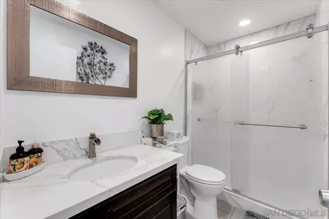 Bath - 250 Espanas Gln, Escondido, CA 92026 photo 2 of 2