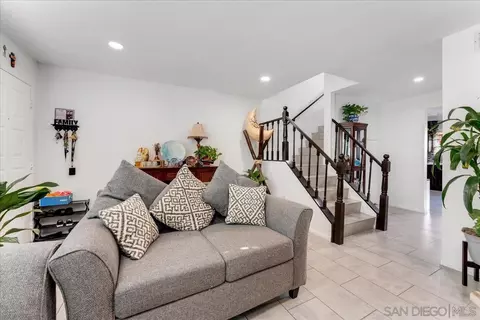 Entry Way - 250 Espanas Gln, Escondido, CA 92026 photo 1 of 1