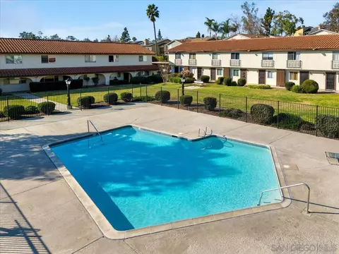 Exterior - 250 Espanas Gln, Escondido, CA 92026 photo 5 of 9