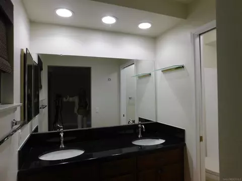 Bath - 28006 Millar St, Highland, CA 92346 photo 2 of 5