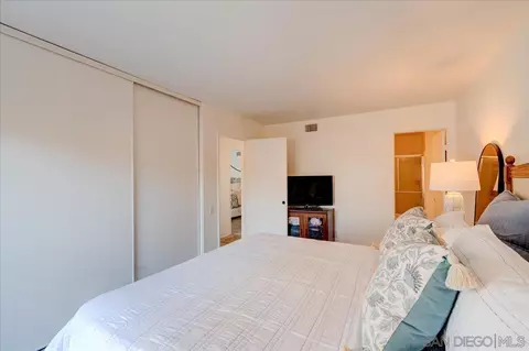 Bedroom - 2109 Pepper Tree Pl, Escondido, CA 92026 photo 3 of 6