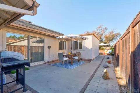 Exterior - 2109 Pepper Tree Pl, Escondido, CA 92026 photo 2 of 5
