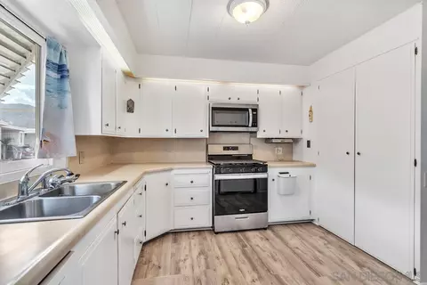 Kitchen - 8301 Mission Gorge Rd #SPC 343, Santee, CA 92071 photo 3 of 4