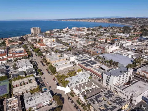 View/Area - 7585 Eads #E, La Jolla, CA 92037 photo 5 of 11