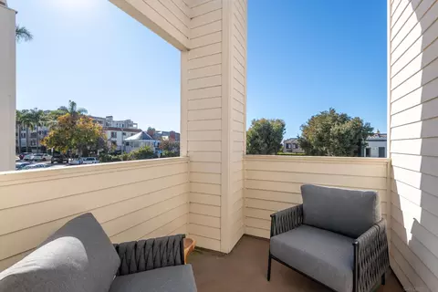 Exterior - 7585 Eads #E, La Jolla, CA 92037 photo 1 of 7