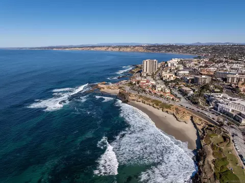 View/Area - 7585 Eads #E, La Jolla, CA 92037 photo 9 of 11