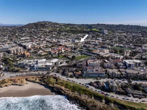 View/Area - 7585 Eads #E, La Jolla, CA 92037 photo 6 of 11