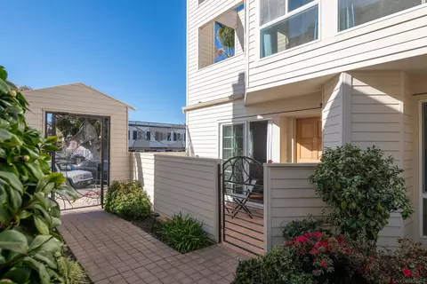 Exterior - 7585 Eads #E, La Jolla, CA 92037 photo 2 of 7