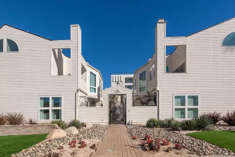 Exterior - 7585 Eads #E, La Jolla, CA 92037 photo 6 of 7