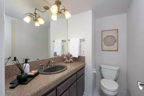 Bath - 7585 Eads #E, La Jolla, CA 92037 photo 4 of 4