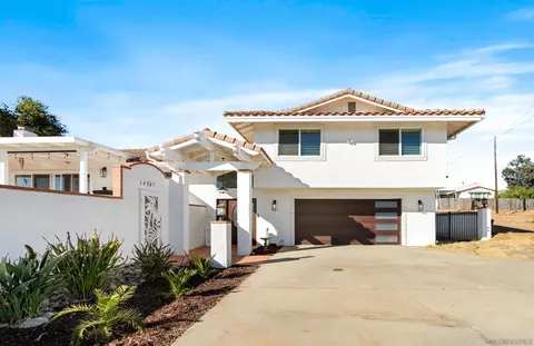 14267 White Star Ln, Valley Center, CA 92082