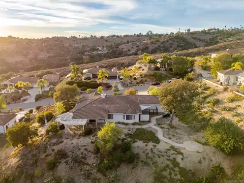 View/Area - 3640 Genista Pl, Fallbrook, CA 92028 photo 6 of 7