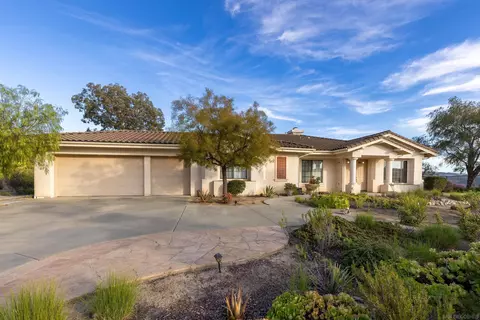 Exterior - 3640 Genista Pl, Fallbrook, CA 92028 photo 4 of 16