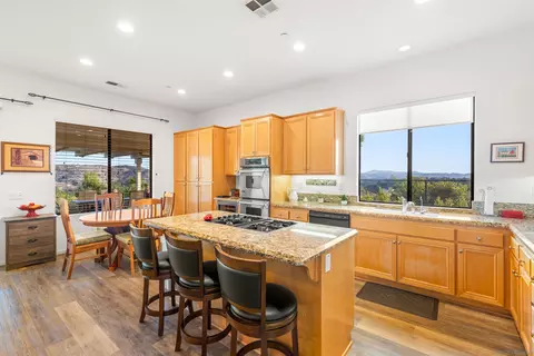 Kitchen - 3640 Genista Pl, Fallbrook, CA 92028 photo 3 of 4