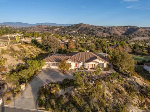 View/Area - 3640 Genista Pl, Fallbrook, CA 92028 photo 2 of 7