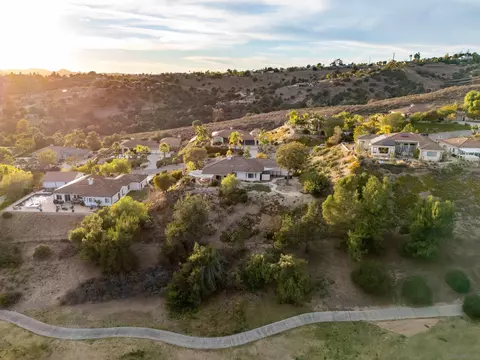 View/Area - 3640 Genista Pl, Fallbrook, CA 92028 photo 5 of 7