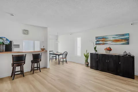 7508 Parkway Dr, La Mesa, CA 91942