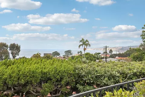7850 Torrey Ln, La Jolla, CA 92037 photo 4