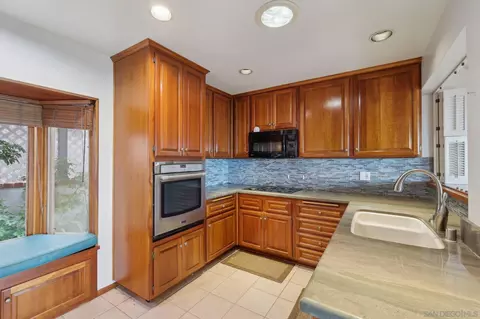 7850 Torrey Ln, La Jolla, CA 92037 photo 13
