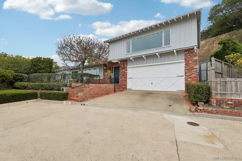 7850 Torrey Ln, La Jolla, CA 92037