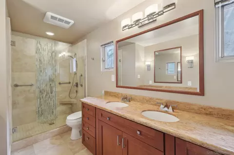 7850 Torrey Ln, La Jolla, CA 92037 photo 19