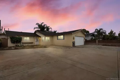 Exterior - 809 Aster St, Escondido, CA 92027 photo 1 of 4
