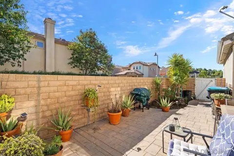 Exterior - 2503 Aurora Ln, Simi Valley, CA 93063 photo 6 of 13