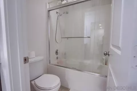 Bath - 4320 Pacifica Way #3, Oceanside, CA 92056 photo 4 of 5