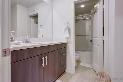 Bath - 4320 Pacifica Way #3, Oceanside, CA 92056 photo 3 of 5