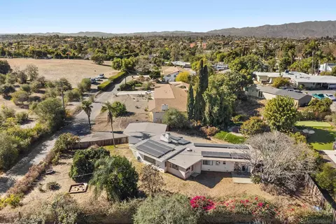 View/Area - 1752 Via Entrada, Fallbrook, CA 92028 photo 3 of 6