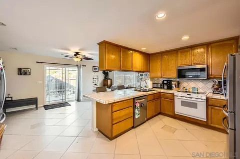 Kitchen - 9753 Kenesaw Ct, Santee, CA 92071 photo 5 of 6