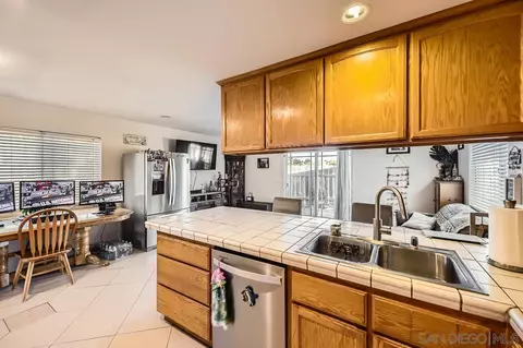 Kitchen - 9753 Kenesaw Ct, Santee, CA 92071 photo 4 of 6