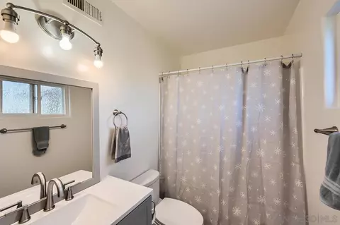 Bath - 9753 Kenesaw Ct, Santee, CA 92071 photo 1 of 2