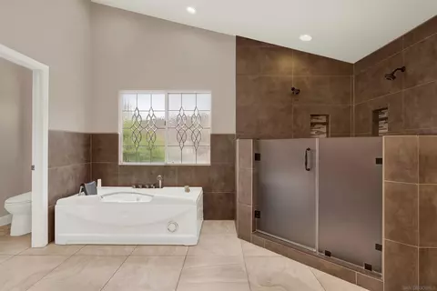 Bath - 15530 Garden Rd, Poway, CA 92064 photo 4 of 11