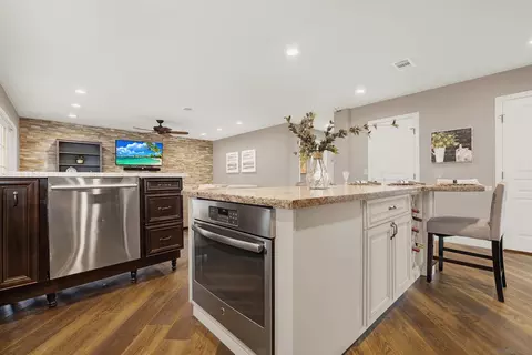 Kitchen - 15530 Garden Rd, Poway, CA 92064 photo 7 of 9
