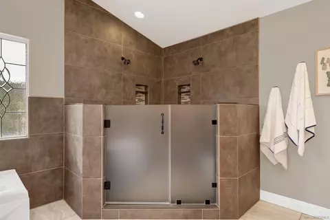 Bath - 15530 Garden Rd, Poway, CA 92064 photo 5 of 11