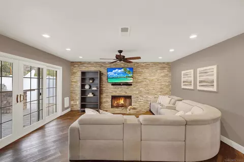 Living - 15530 Garden Rd, Poway, CA 92064 photo 5 of 7
