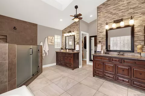 Bath - 15530 Garden Rd, Poway, CA 92064 photo 7 of 11