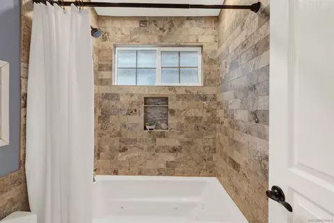 Bath - 15530 Garden Rd, Poway, CA 92064 photo 11 of 11