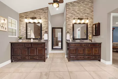 Bath - 15530 Garden Rd, Poway, CA 92064 photo 8 of 11