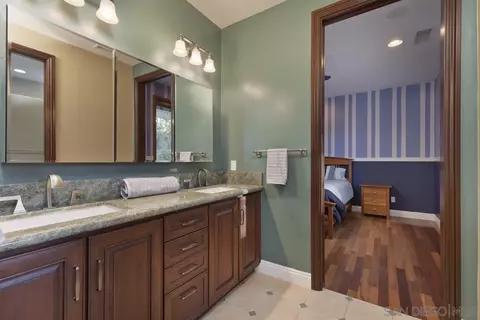 Bath - 14401 Sandhill Rd, Poway, CA 92064 photo 6 of 7