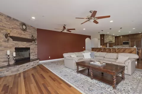 Living - 14401 Sandhill Rd, Poway, CA 92064 photo 3 of 5