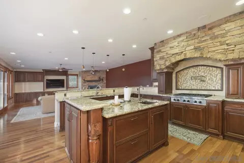 Kitchen - 14401 Sandhill Rd, Poway, CA 92064 photo 1 of 4